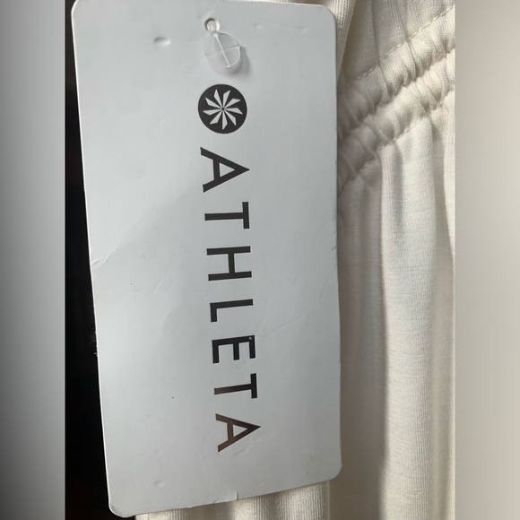 Athleta Women’s Air Out Cinch Scoop Neck Tank Top Small NWT - Picture 11 of 12